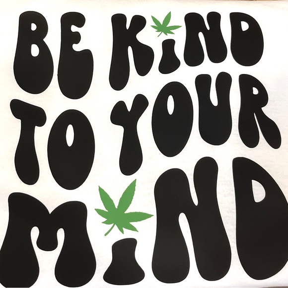 Medium tshirt “be kind to your mind” - Picture 3 of 3